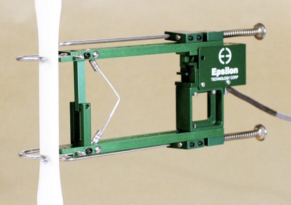 3542 0200 025 tension compression extensometer with plastic specimen