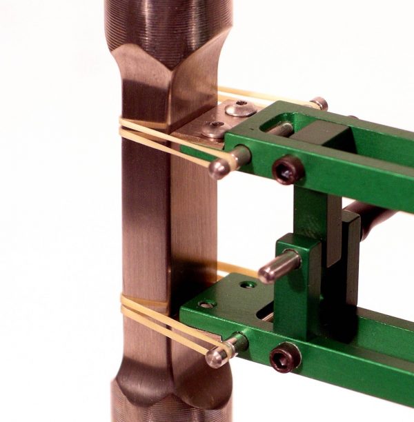 3542 extensometer attached using rubber bands