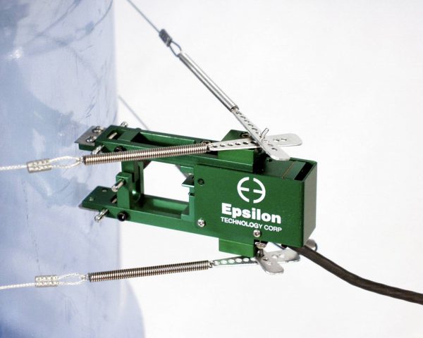3542 tension testing extensometer on very large sample