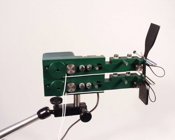 elastomer and rubber testing extensometer Model 3800