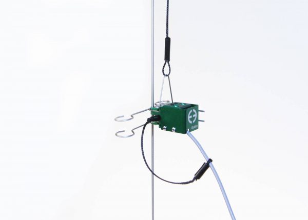 miniature extensometer for short gauge length applications Model 3442 side view 1